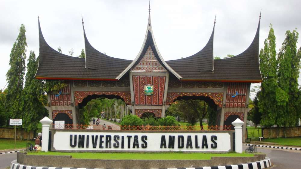 Webometrics mengeluarkan daftar universitas terbaik di Indonesia untuk edisi Juli 2023. Webometrics Ranking of World Universities diinisiasi