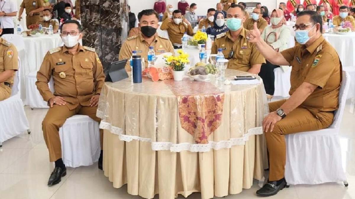 Silaturahmi Apkasi dan Apeksi, Bupati dan Wali Kota se-Sumbar Gelar Pertemuan di Solok