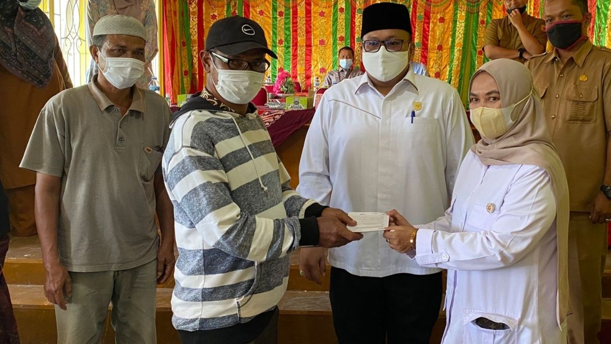 Langgam.id-bedah rumah Andre Rosiade