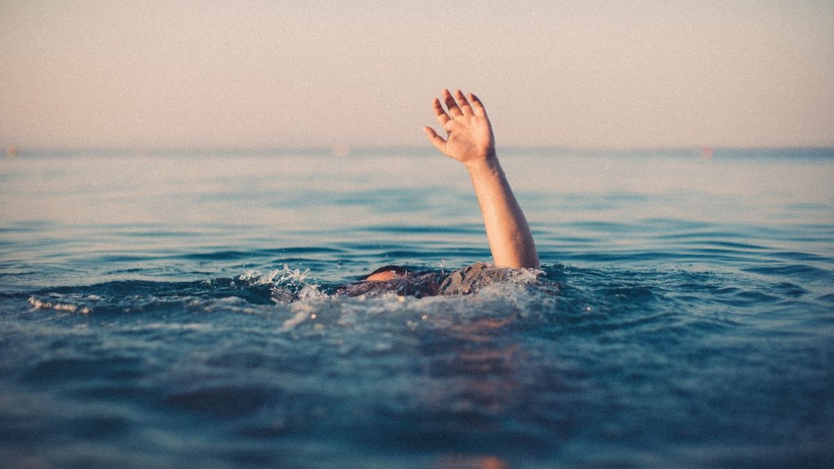 Tenggelam di laut - Pria tewas saat selamatkan orang