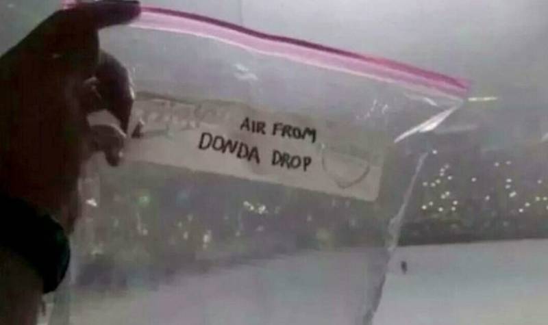 Kantong plastik Kanye West