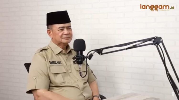 Nasrul Abit saat diwawancarai di Langgam.id (Foto: Syafii/langgam.id)
