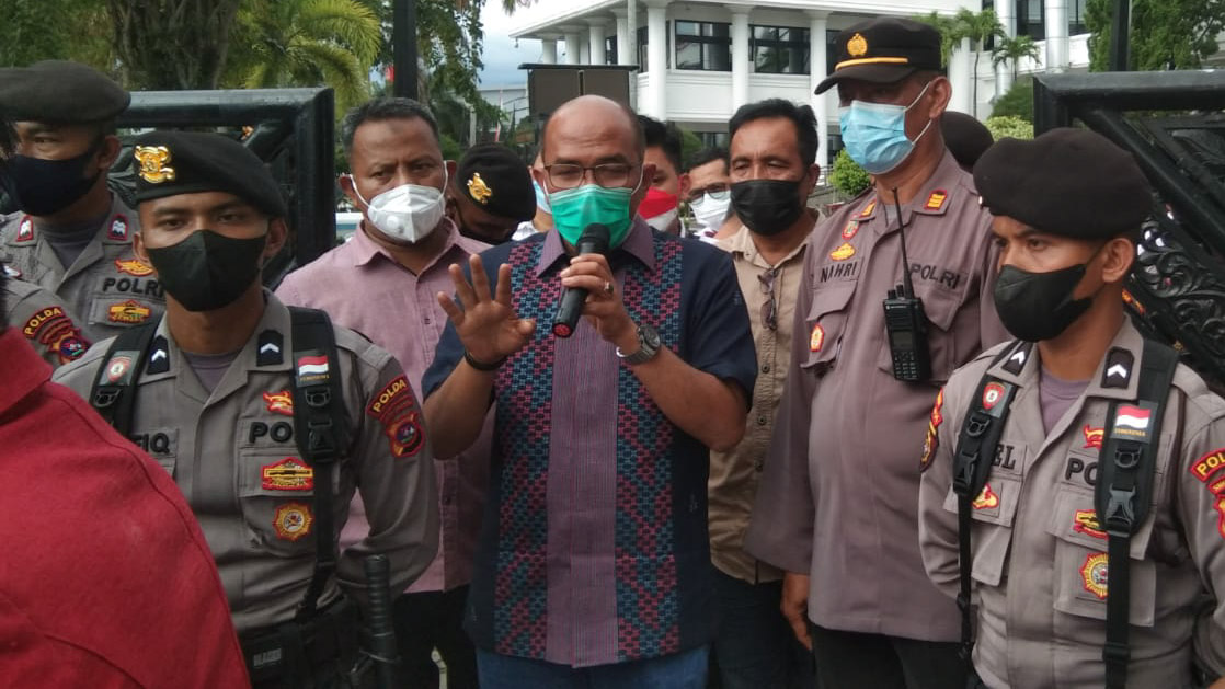 Temui Pendemo, Ketua DPRD Sumbar Jelaskan Soal Renovasi Rumah Dinas