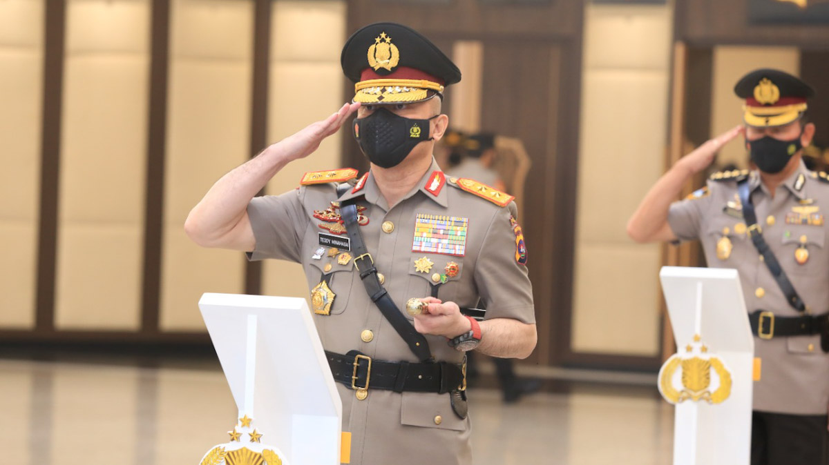 Dilantik Kapolri, Irjen Teddy Minahasa Resmi Jadi Kapolda Sumbar