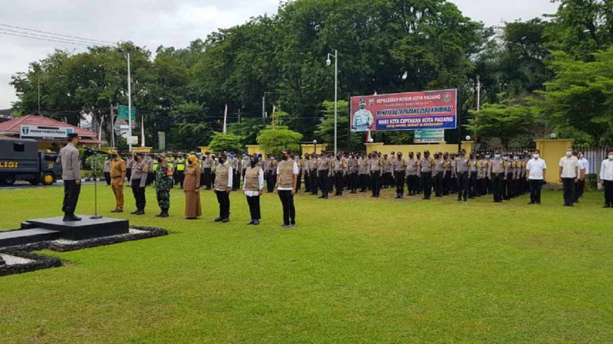 Bentuk Posko dan Rumah Isolasi Mandiri, 7 Orang Dapat Penghargaan Kapolresta Padang