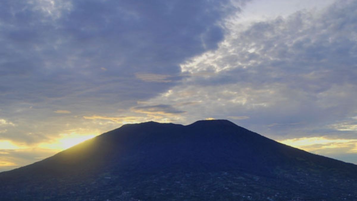 pendakian marapi ditutup