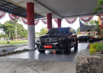 Langgam.id-mobil wagub Mercedes-Benz
