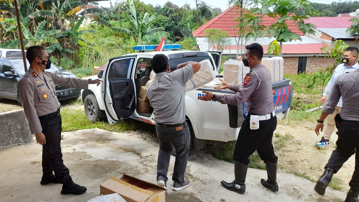 Ribuan Rokok Ilegal Disita Polisi di Dharmasraya
