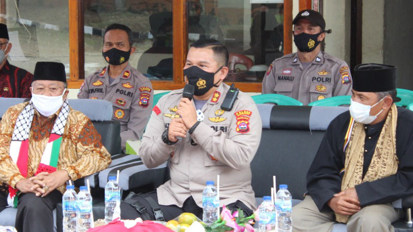 warga sijunjung tutup jalan