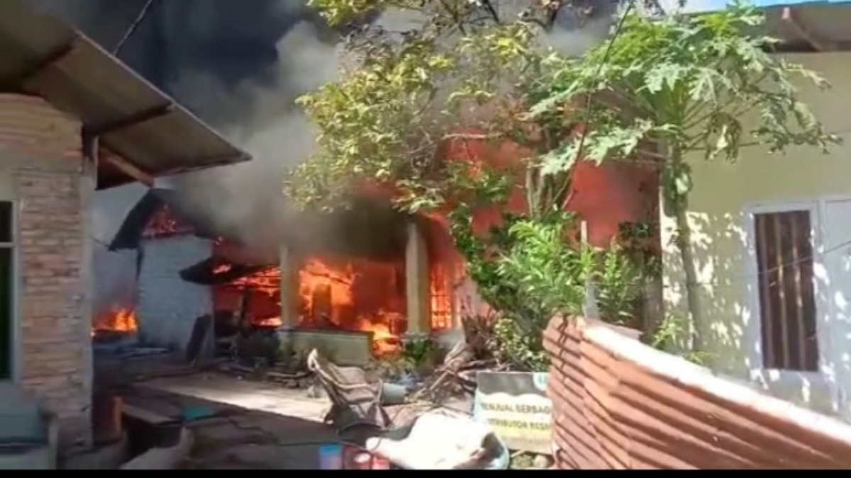 Langgam.id-kebakaaran di Padang