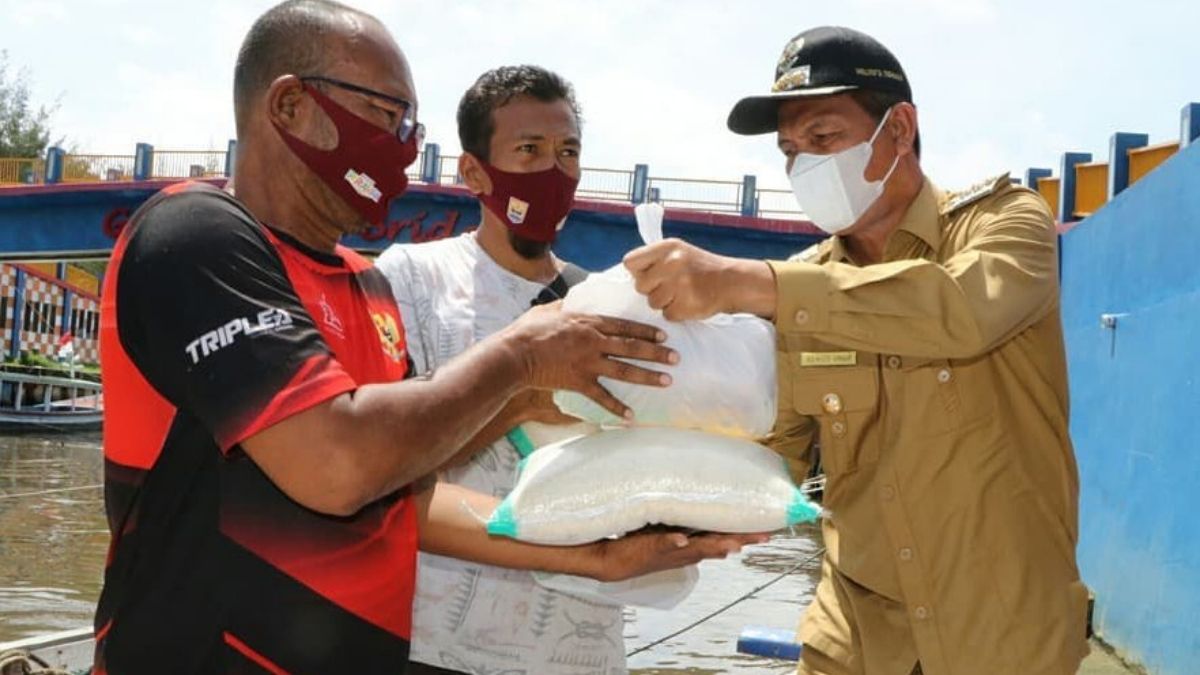 LKKS Pariaman Salurkan Bantuan Bagi Penyandang Disabilitas