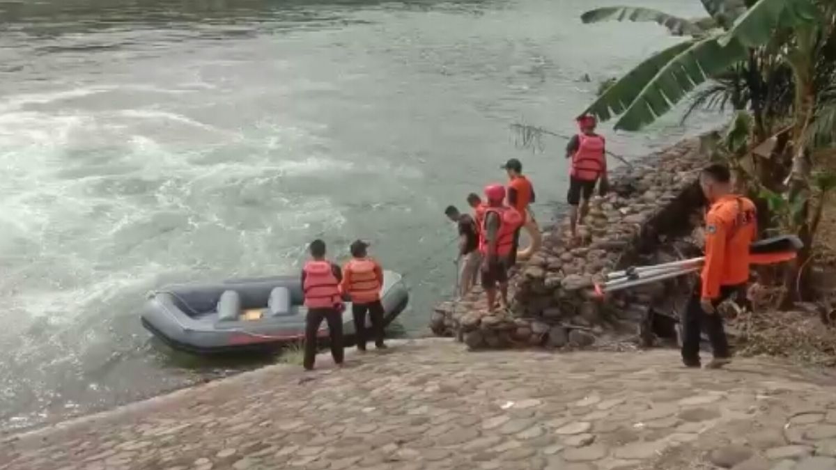 Berita terbaru hari ini: Guru Mengaji di Airpura Pesisir Selatan Hilang saat menjala ikan.