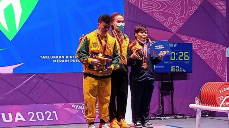Sri Hartati Atlet Putri Kebanggaan Lampung Pecahkan Rekor Cabor Angkat Berat