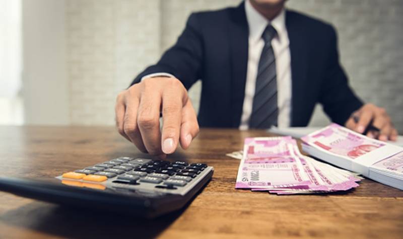 Mengatur keuangan memang bukan hal yang mudah. Walaupun sudah menerima gaji atau penerimaan, namun terkadang untuk membuat uang yang kita