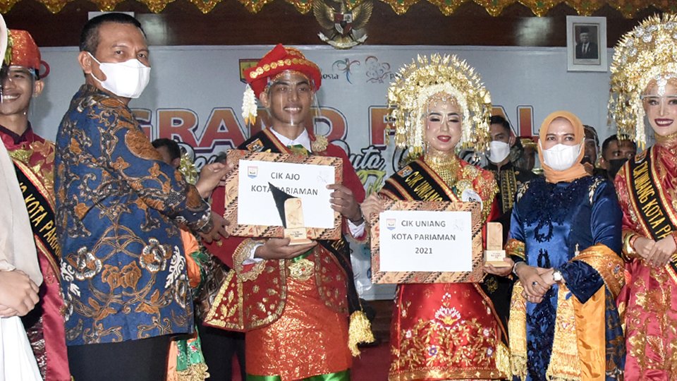 Hafifah dan Almar Terpilih Jadi Cik Uniang dan Ciak Ajo Kota Pariaman 2021