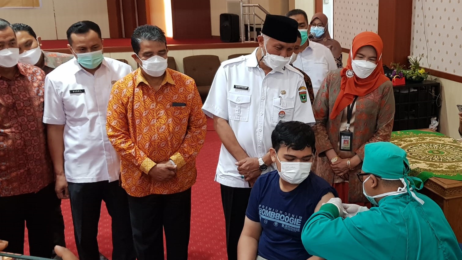 Sediakan 40.000 Dosis, Gubernur Mahyeldi Resmikan Sentra Vaksinasi Unand