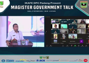 Wagub Sumbar Audy Joinaldy jadi pembicara dalam Magister Government Talk oleh IKAFE Padang dan Hima MM Unand. (Foto: ist)