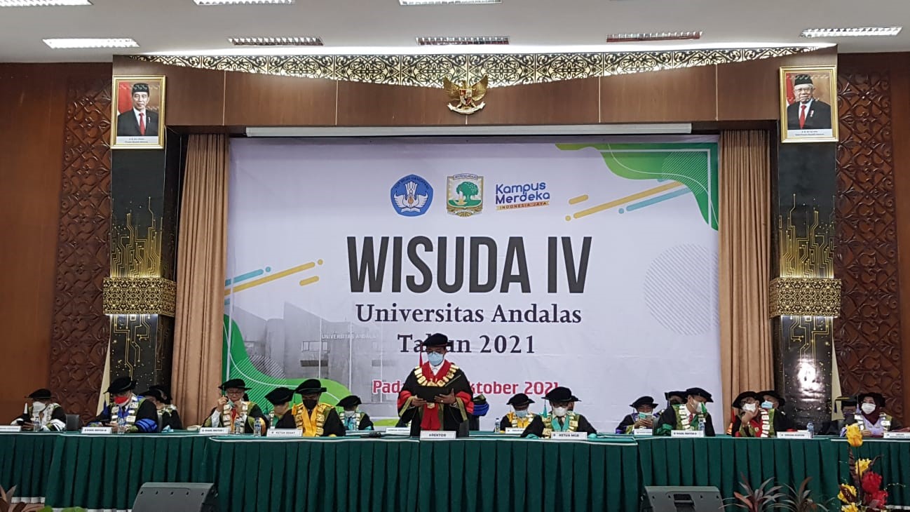 Wisuda Pertama Setelah PTNBH, Unand Lepas 995 Orang Sarjana hingga Doktor