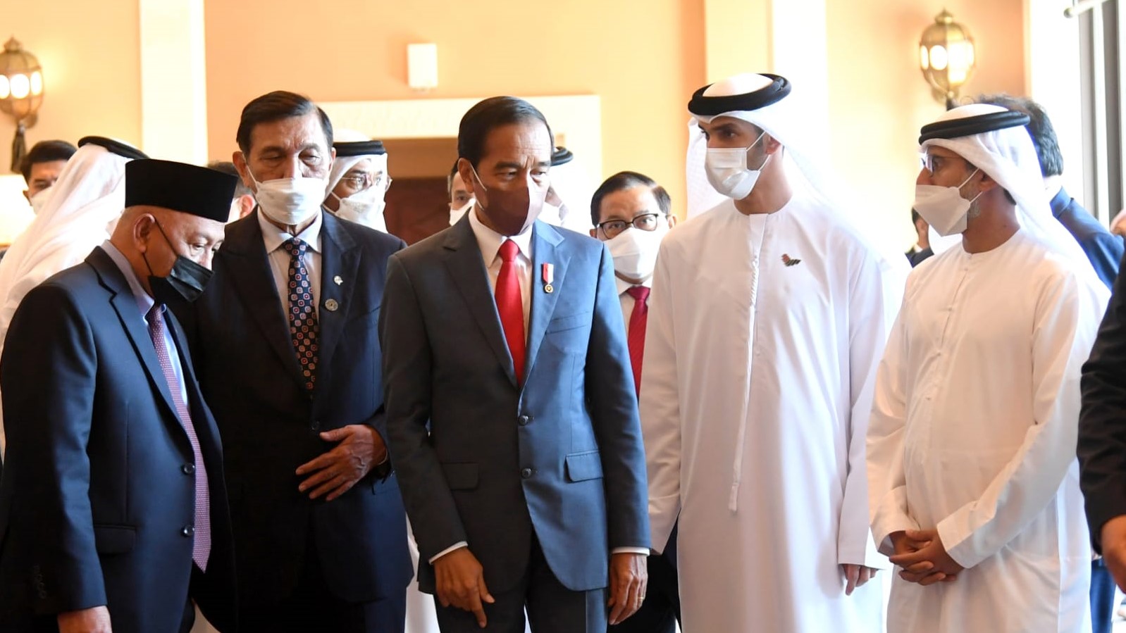 Usai Dibangunkan Masjid, Jokowi Tawarkan 3 Peluang Investasi ke Emirat Arab