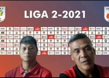 Pelatih Semen Padang FC Hendri Susilo (kanan) saat jumpa pers jelang pertandingan. (Foto: Screenshot aplikasi zoom)