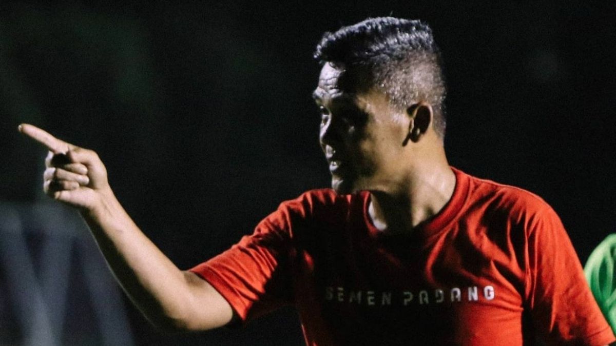Langgam.id-Pelatih Semen Padang FC Hendri Susilo