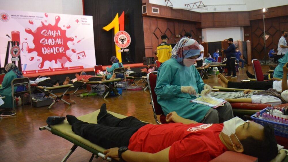 SP Semen Padang Gelar Aksi Sosial 'Menjadi Pahlawan dengan Sekantong Darah'