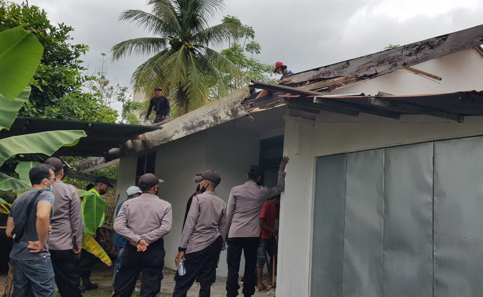 Sempat Dihalangi, Pembongkaran Perumdos Unand Berjalan Lancar