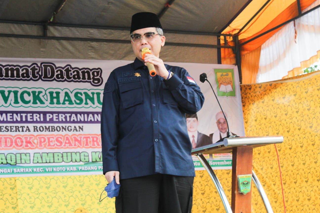 Berkunjung ke Sumbar, Wamentan Sebut 3 Juta Petani Bertambah di Masa Covid-19