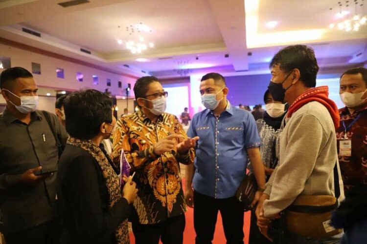 Wali Kota Padang Hendri Septa saat menghadiri ICCC di Pekanbaru (Foto: Pemko Padang)