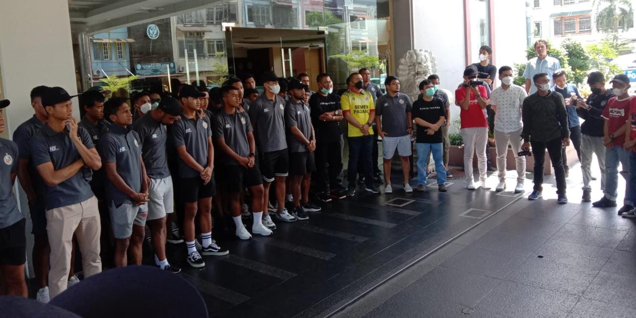 Dukung Langsung ke Pekanbaru, Wagub Sumbar Yakin Semen Padang FC Kalahkan KS Tiga Naga