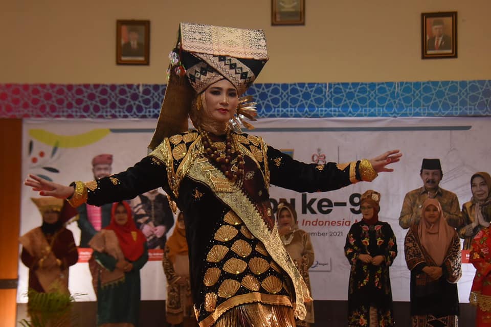 Nuansa Minang Hiasi Peringatan Hari Ibu di Padang Panjang