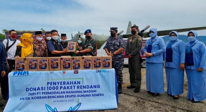 1 Ton Rendang Dari Padang Dikirim untuk Korban Erupsi Semeru Lumajang