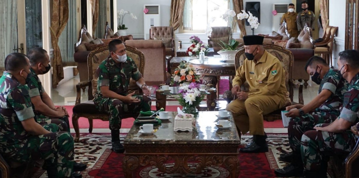 Kunjungan Perdana ke Gubernur, Danrem 032/Wirabraja Siap Bantu Pembangunan Sumbar