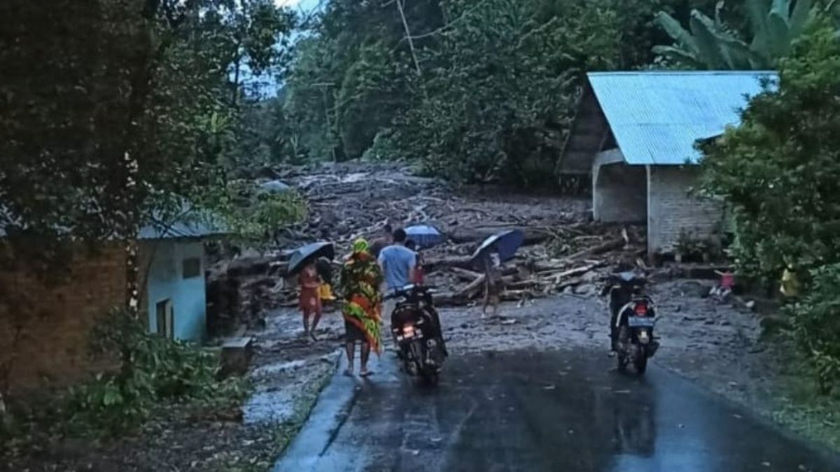 Banjir Bandang Di Agam: 2 Rumah Dihantam, Warga Terisolasi