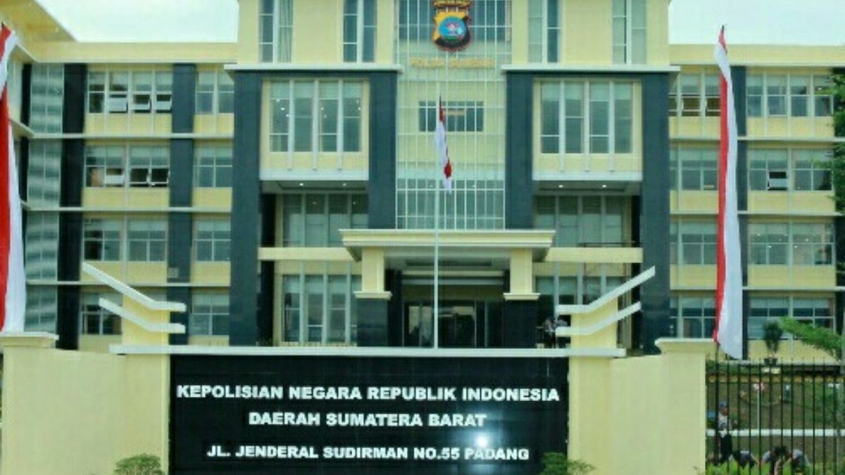 Kapolda Sumbar Irjen Pol Suharyono mengatakan, bahwa pihaknya telah memberikan sejulah reward dan punishment kepada personelnya selama 2023.