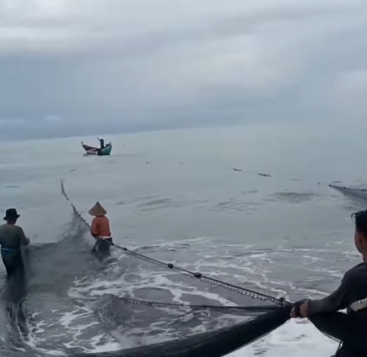 Cuaca Buruk, Nelayan Diminta Waspada Saat Hendak Melaut