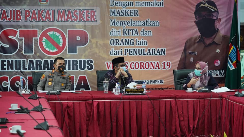 Pemko Padang Targetkan Vaksinasi 80 Persen Jelang Nataru