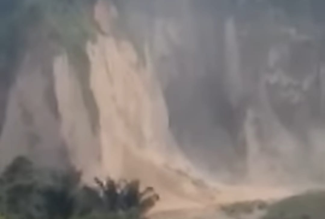 Penyebab Tanah Longsor di Ngarai Sianok Bukittinggi