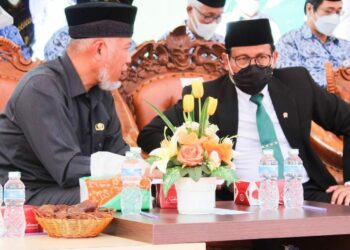 Gubernur Sumbar Mahyeldi bersama Mendes PDTT Abdul Halim Iskandar (Foto: Biro Adpim Pemprov Sumbar)