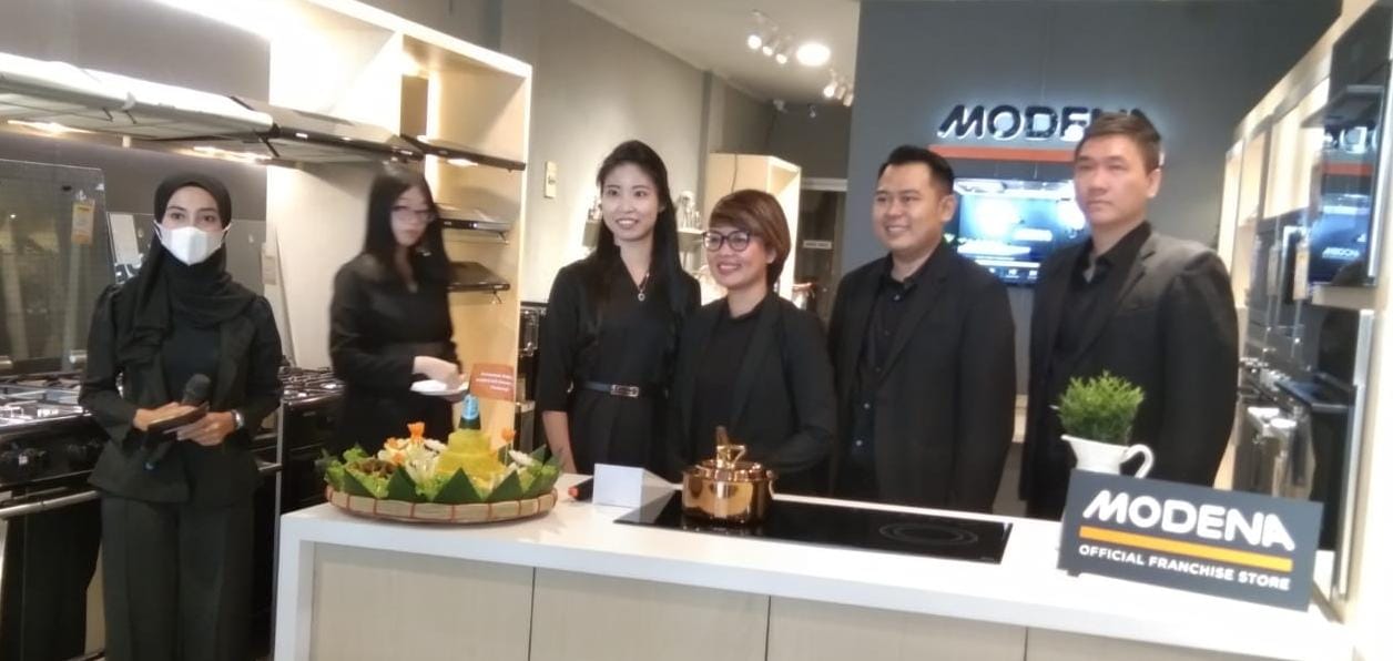 Modena Buka Home Center Pertama di Padang