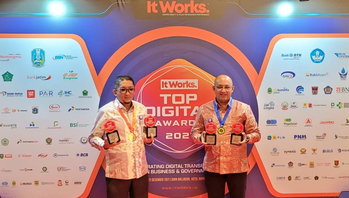 Wali Kota Padang Hendri Septa Raih Penghargaan Top Digital Awards 2021