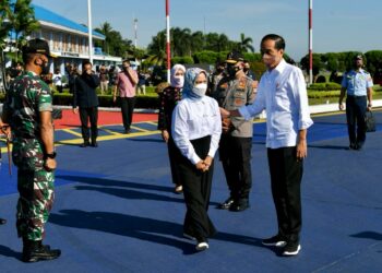 Presiden Joko Widodo beserta Ibu Negara Iriana Joko Widodo, bertolak menuju Bali untuk melakukan kunjungan kerja, Kamis (02/12/2021). (Foto: BPMI Setpres/Laily Rachev