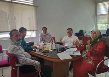 Rapat terbatas Pengurus Pusat Alumni FDIK UIN Imam Bonjol Padang dengan jajaran pimpinan FDIK, Selasa (4/1/2022).
