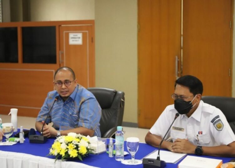 Dirut PT PT KAI Didiek Hartantyo mengatakan, bahwa ia melihat, potensi pengembangan kereta api di Sumbar lebih kepada angkutan barang,