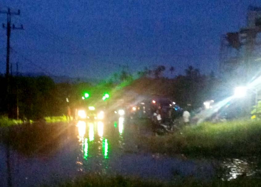 Berita Pasaman Barat - berita Sumbar terbaru dan terkini hari ini: Sejumlah wilayah di Pasaman Barat dilanda banjir, akses jalan utama putus.