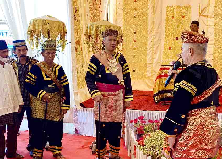 Berita Agam - berita Sumbar terbaru dan terkini hari ini: Warek II UNP, Syahril dilewakan jadi Penghulu Andiko Datuak Manindiah Nan Basa.