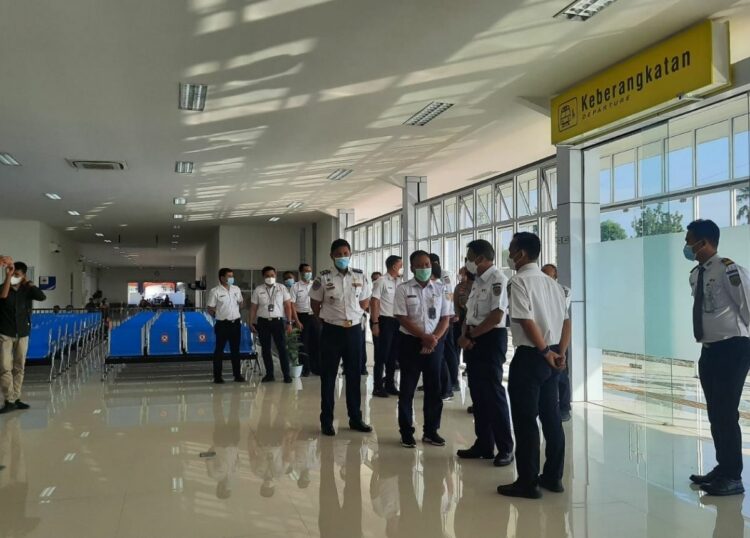 Berita KAI Sumbar – berita Sumbar terbaru hari ini: PT KAI Divre II Sumbar meresmikan gedung peron atau pelataran untuk penumpang Bandara Internasional Minangkabau (BIM) di Stasiun Simpang Haru Padang, Sabtu (15/1/2022).