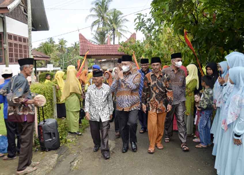 Berita Agam - berita Sumbar terbaru dan terkini hari ini: Masyarakat menggelar syukuran setelah bebas dari ancaman Harimau Puti Maua.