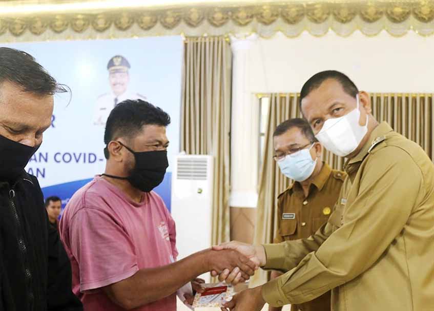 Berita Kota Pariaman - berita Sumbar terbaru dan terkini hari ini: Kartu Sembako PPKM itu disalurkan untuk 4.439 warga Kota Pariaman.