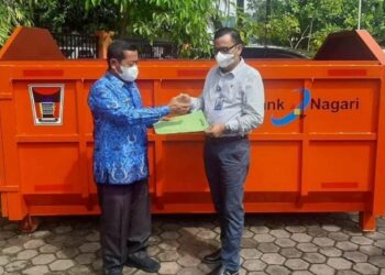 Langgam.id - Dinas Lingkungan Hidup (DLH) Kota Padang berharap DPRD Kota Padang mengalihkan dana pokirnya untuk pengadaan 50 buah kontainer sampah